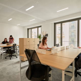 Bureau privé 20 m² 6 postes Coworking Rue du Faubourg Saint-Honoré Paris 75008 - photo 14